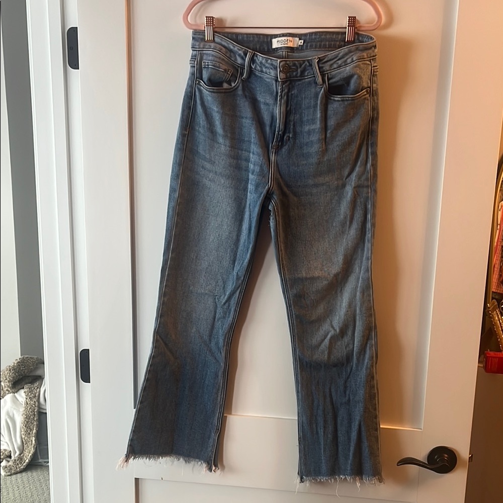 Blue Ankle Cropped Jeans with Distressed Hem